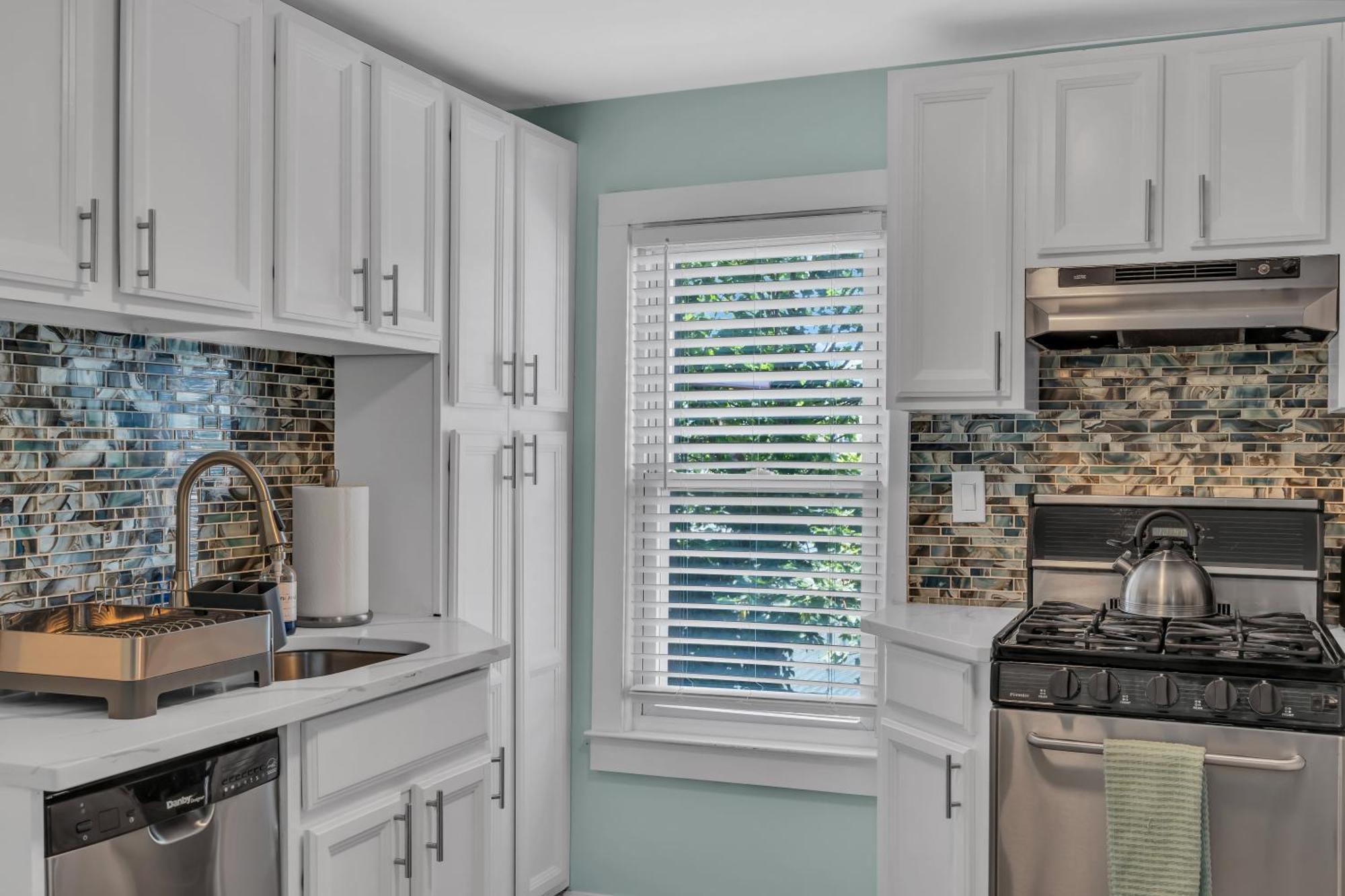 6-Min Walk To Asbury Park & Og Main St - Updated & Cozy Apartment In Historic Ocean Grove - Fire Pit & Patio - Fast Wi-Fi Экстерьер фото